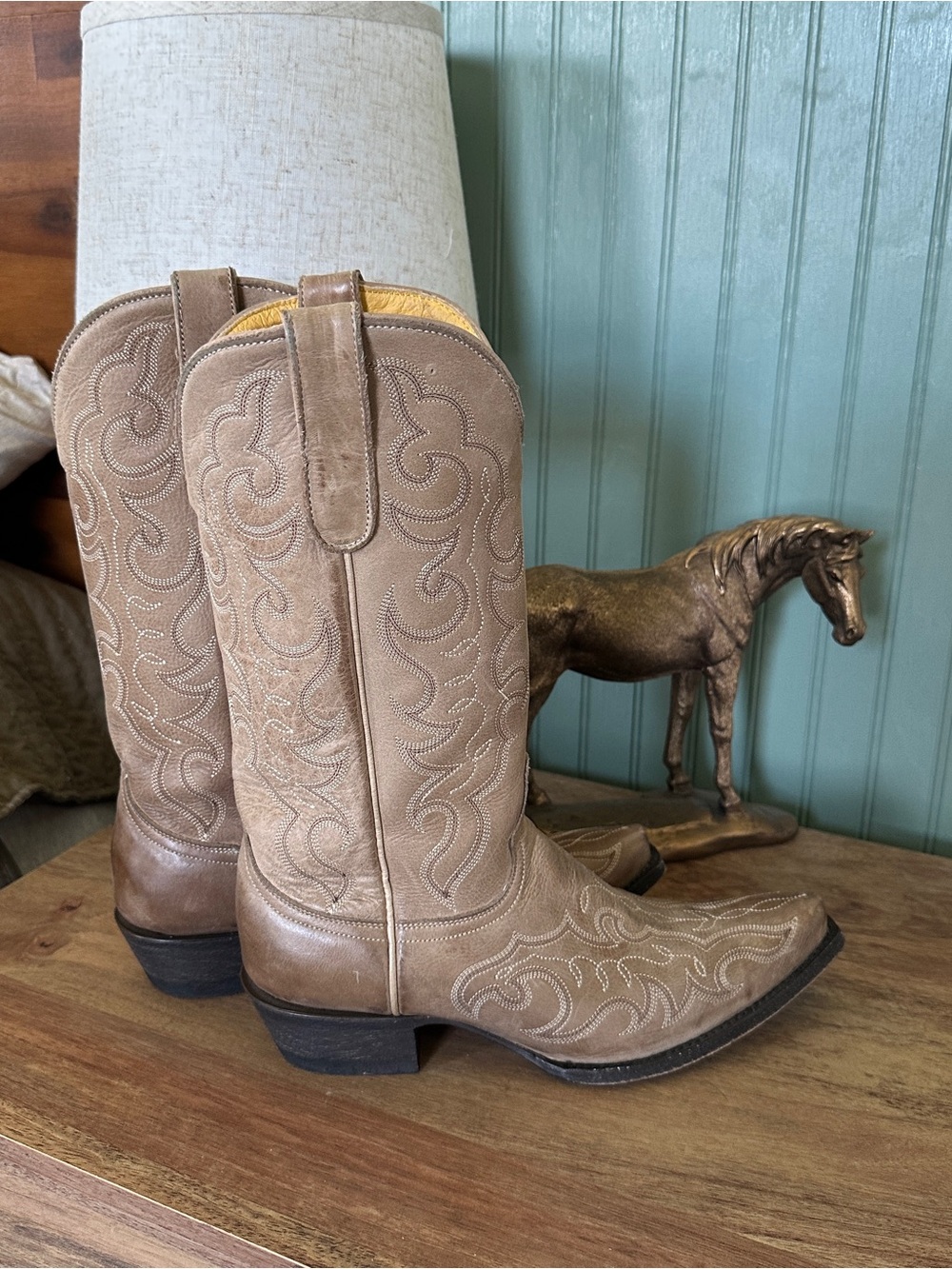 Cavender’s Boots - Picture 2 of 3